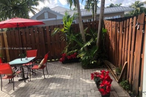 Townhouse in Doral, Florida 3 bedrooms, 186.55 sq.m. № 1138442 - photo 11
