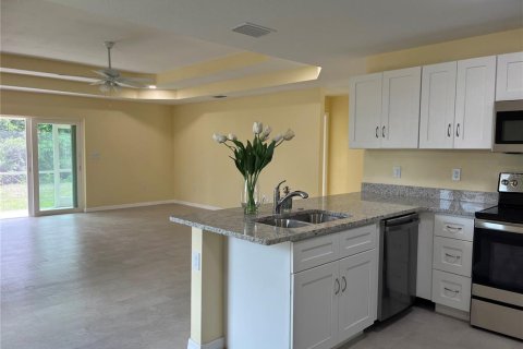 House in Port Charlotte, Florida 3 bedrooms, 148.64 sq.m. № 966428 - photo 8