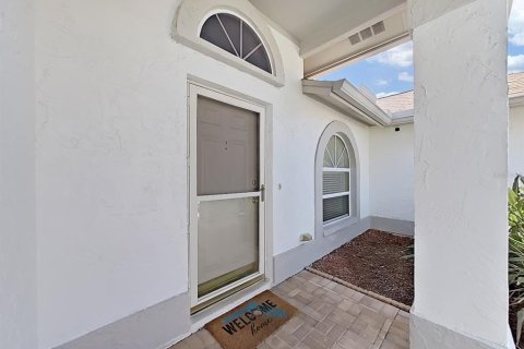 Villa ou maison à vendre à Brandon, Floride: 3 chambres, 164.99 m2 № 1108970 - photo 6