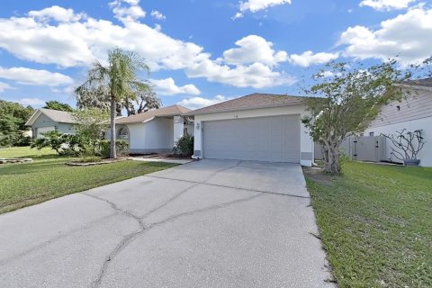 Villa ou maison à vendre à Brandon, Floride: 3 chambres, 164.99 m2 № 1108970 - photo 4