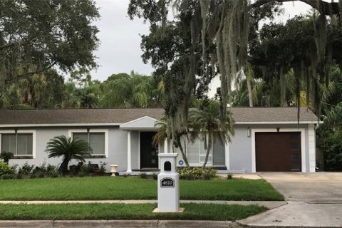 Casa en venta en Tampa, Florida, 3 dormitorios, 193.52 m2 № 1358028 - foto 1