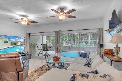 Casa en venta en Margate, Florida, 4 dormitorios, 160.07 m2 № 1118851 - foto 19