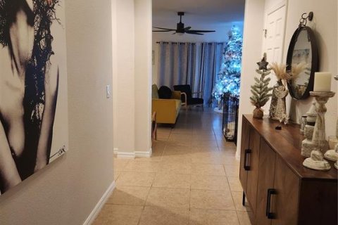 Adosado en venta en Davenport, Florida, 4 dormitorios, 187.11 m2 № 943045 - foto 9