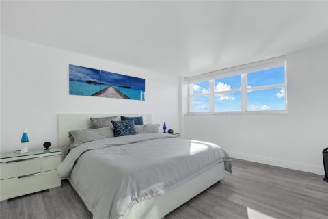 Condominio en venta en Hollywood, Florida, 2 dormitorios, 104.98 m2 № 998641 - foto 20