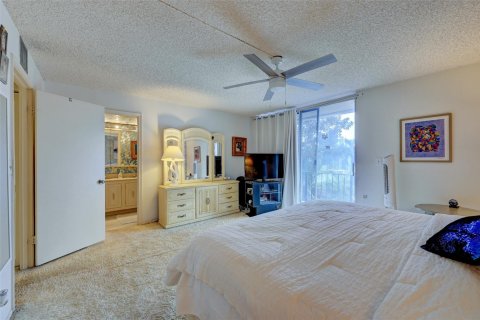 Купить кондоминиум в Халландейл-Бич, Флорида 3 спальни, 166.57м2, № 957070 - фото 9