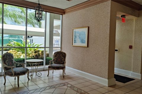 Condo in Aventura, Florida, 2 bedrooms  № 1176217 - photo 25