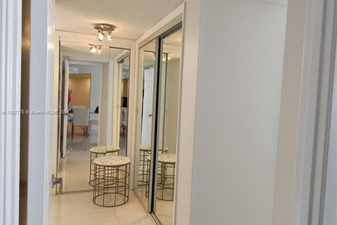 Condo in Aventura, Florida, 2 bedrooms  № 1176217 - photo 8