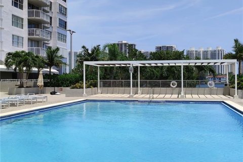 Condo in Aventura, Florida, 2 bedrooms  № 1176217 - photo 29