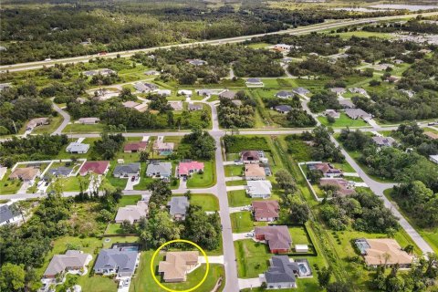 Villa ou maison à vendre à North Port, Floride: 3 chambres, 155.15 m2 № 1371264 - photo 2