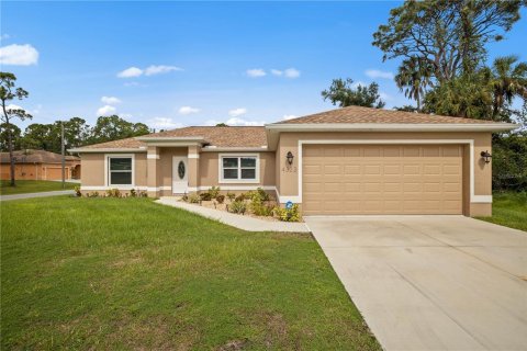 Villa ou maison à vendre à North Port, Floride: 3 chambres, 155.15 m2 № 1371264 - photo 1