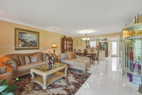 Condominio en venta en Pembroke Pines, Florida, 2 dormitorios, 135.54 m2 № 1099490 - foto 21