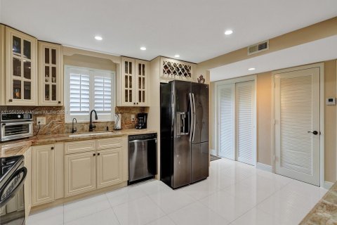 Condominio en venta en Pembroke Pines, Florida, 2 dormitorios, 135.54 m2 № 1099490 - foto 12
