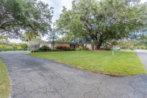 Villa ou maison à vendre à Palmetto Bay, Floride: 4 chambres, 143.35 m2 № 1099523 - photo 2