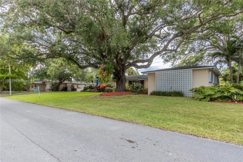 Villa ou maison à vendre à Palmetto Bay, Floride: 4 chambres, 143.35 m2 № 1099523 - photo 1