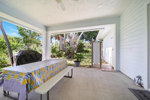 House in Jensen Beach, Florida 3 bedrooms, 257.62 sq.m. № 1147042 - photo 18