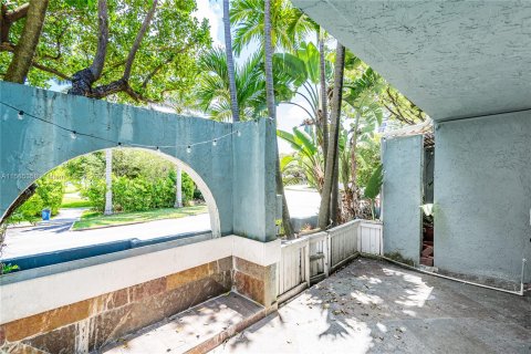 Townhouse in Miami, Florida 2 bedrooms, 120.68 sq.m. № 1173557 - photo 11