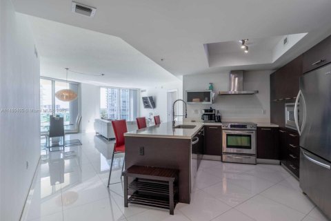 Condo in Sunny Isles Beach, Florida, 3 bedrooms  № 839511 - photo 2