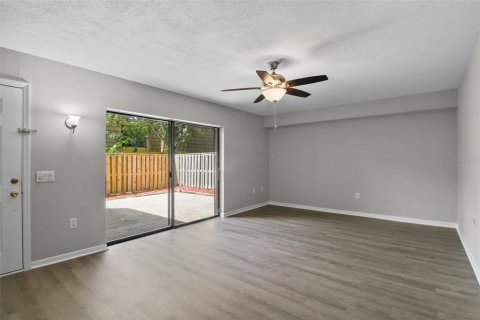 Condo in Orlando, Florida, 2 bedrooms  № 1369427 - photo 16