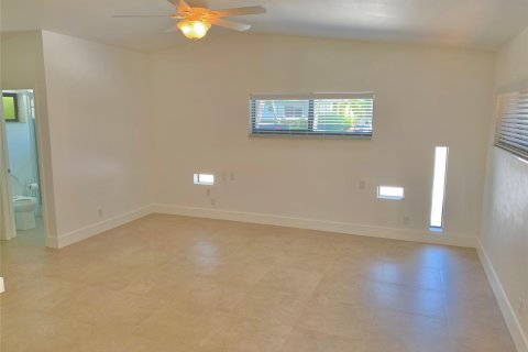House in Pompano Beach, Florida 4 bedrooms, 190.26 sq.m. № 1100332 - photo 20