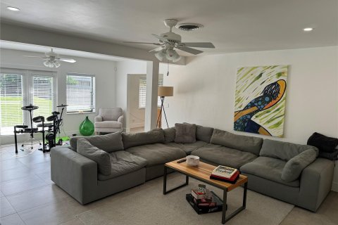 Casa en venta en Pompano Beach, Florida, 4 dormitorios, 190.26 m2 № 1100332 - foto 25
