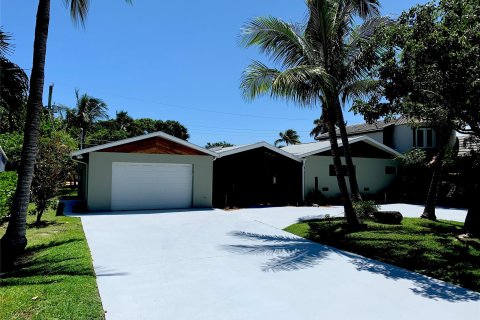 House in Pompano Beach, Florida 4 bedrooms, 190.26 sq.m. № 1100332 - photo 28