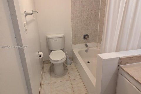 Condo in Sunny Isles Beach, Florida, 1 bedroom  № 1379012 - photo 25