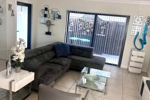 Casa en venta en Miami, Florida, 2 dormitorios, 119.75 m2 № 1379014 - foto 8