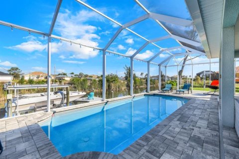 Villa ou maison à vendre à Cape Coral, Floride: 3 chambres, 178.84 m2 № 1000683 - photo 27