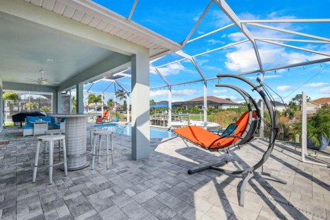 Villa ou maison à vendre à Cape Coral, Floride: 3 chambres, 178.84 m2 № 1000683 - photo 25