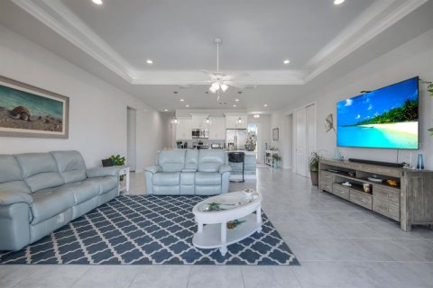 Villa ou maison à vendre à Cape Coral, Floride: 3 chambres, 178.84 m2 № 1000683 - photo 13