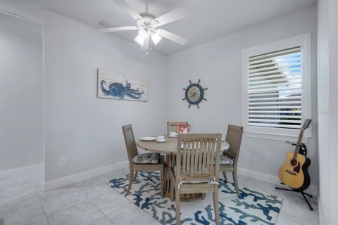 Villa ou maison à vendre à Cape Coral, Floride: 3 chambres, 178.84 m2 № 1000683 - photo 11