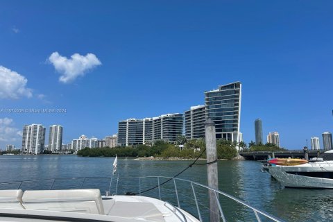 Condominio en venta en Aventura, Florida, 5 dormitorios, 410.35 m2 № 1138906 - foto 8