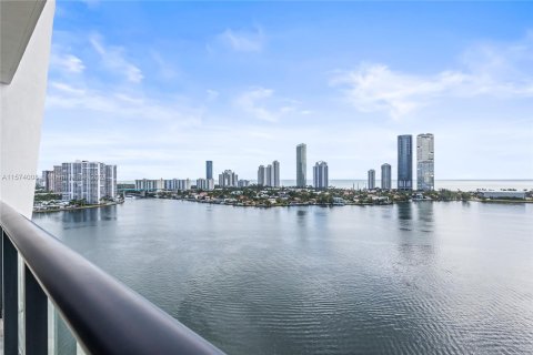 Condominio en venta en Aventura, Florida, 5 dormitorios, 410.35 m2 № 1138906 - foto 22