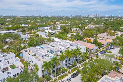 House in Fort Lauderdale, Florida 3 bedrooms, 196.95 sq.m. № 1138951 - photo 1