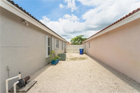 Villa ou maison à vendre à Pembroke Pines, Floride: 3 chambres, 152.08 m2 № 1146878 - photo 17