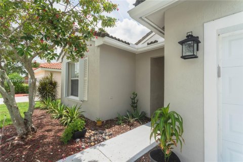 Casa en venta en Pembroke Pines, Florida, 3 dormitorios, 152.08 m2 № 1146878 - foto 18