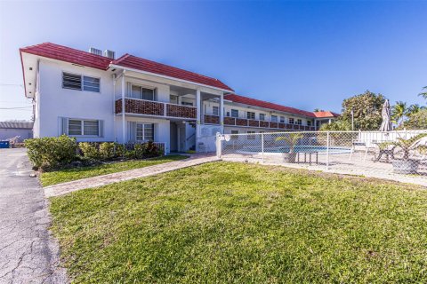 Condominio en venta en Dania Beach, Florida, 2 dormitorios, 70.61 m2 № 1005015 - foto 1