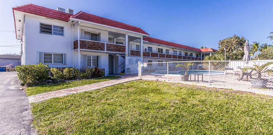 Condominio en Dania Beach, Florida, 2 dormitorios  № 1005015