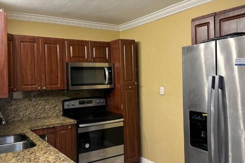 Condo in Deerfield Beach, Florida, 2 bedrooms  № 1005431 - photo 12