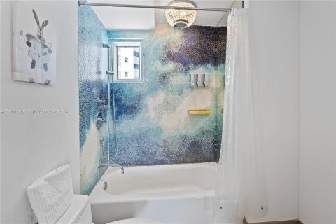 Copropriété à vendre à Miami Beach, Floride: 2 chambres, 101.08 m2 № 1345644 - photo 17