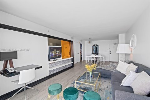 Copropriété à vendre à Miami Beach, Floride: 2 chambres, 101.08 m2 № 1345644 - photo 11