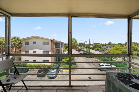 Copropriété à vendre à North Miami Beach, Floride: 2 chambres, 82.03 m2 № 1345873 - photo 9