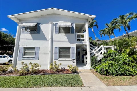 Condo in Hollywood, Florida, 1 bedroom  № 1345874 - photo 2