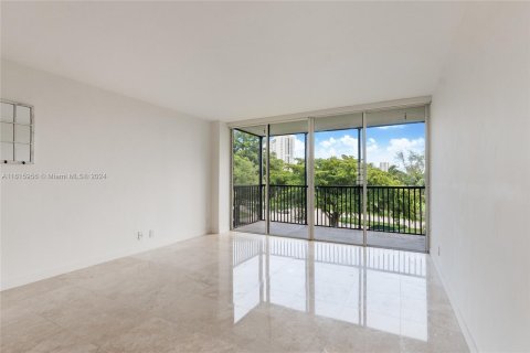 Copropriété à vendre à Aventura, Floride: 1 chambre, 68.84 m2 № 1239081 - photo 4