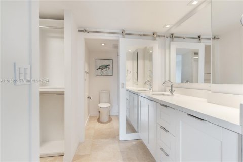 Condo in Aventura, Florida, 1 bedroom  № 1239081 - photo 10