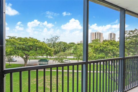 Copropriété à vendre à Aventura, Floride: 1 chambre, 68.84 m2 № 1239081 - photo 3