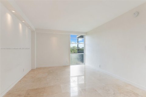 Copropriété à vendre à Aventura, Floride: 1 chambre, 68.84 m2 № 1239081 - photo 11