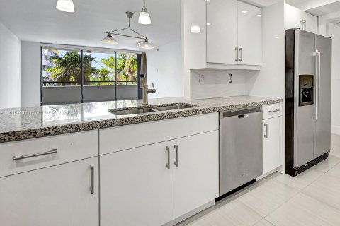 Copropriété à vendre à Key Biscayne, Floride: 2 chambres, 124.02 m2 № 1238163 - photo 2