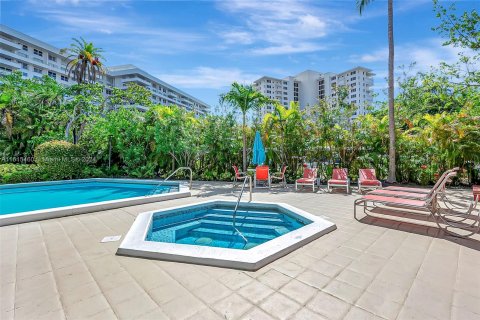 Copropriété à vendre à Key Biscayne, Floride: 2 chambres, 124.02 m2 № 1238163 - photo 23