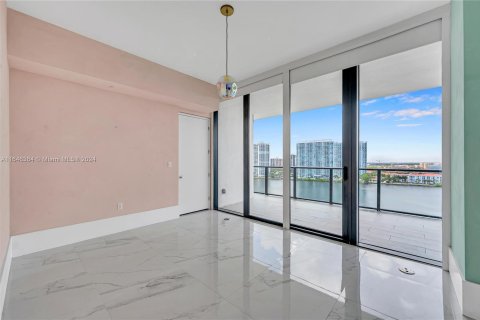 Condo in Aventura, Florida, 4 bedrooms  № 1332624 - photo 27